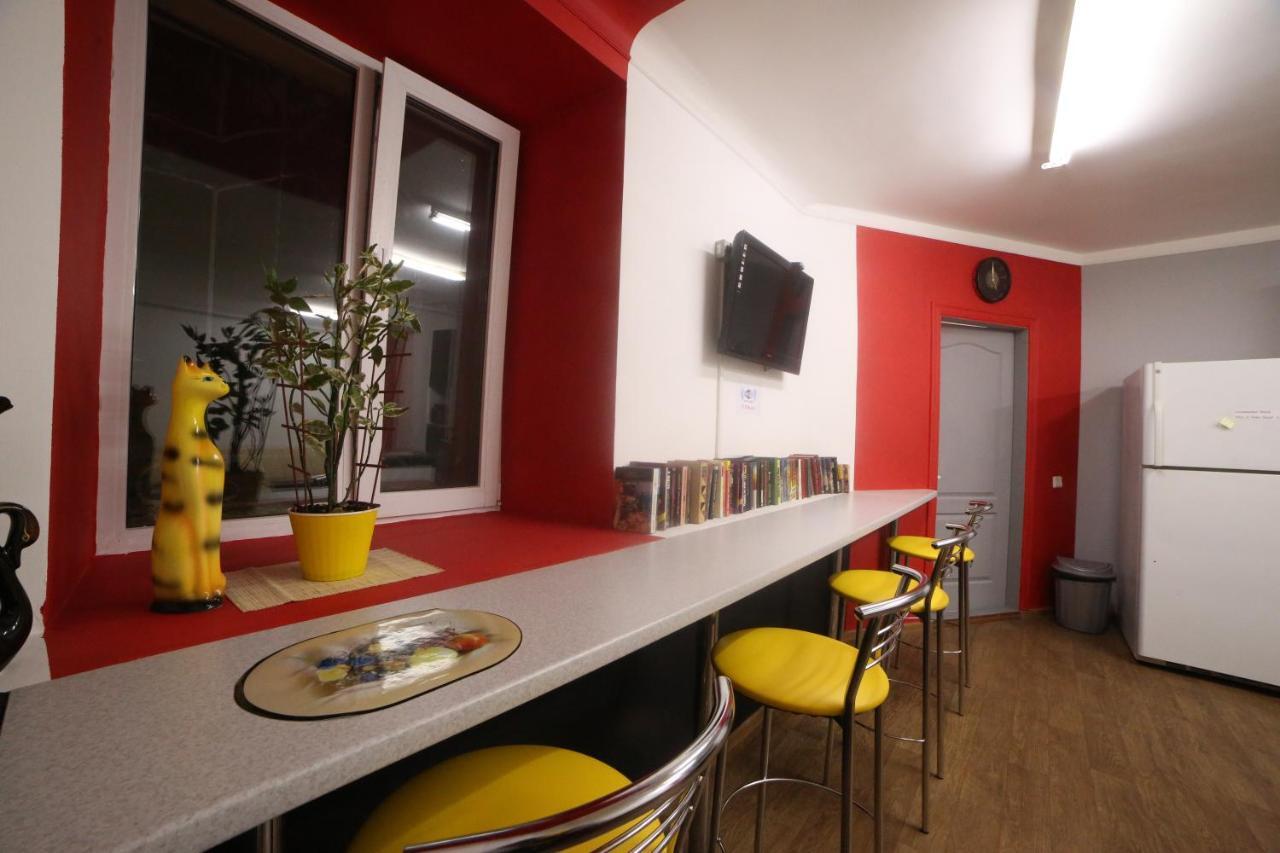 Cool Traveler Hostel Kyiv Exterior photo